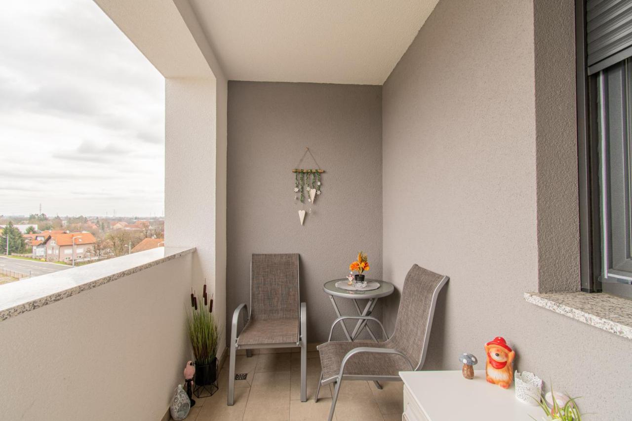 דירות Flexible Selfcheckins 42 - Zagreb - Luxury - Garage Parking - Loggia - Brand New מראה חיצוני תמונה