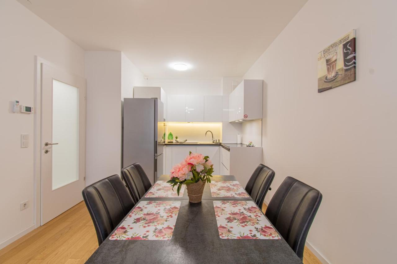 דירות Flexible Selfcheckins 42 - Zagreb - Luxury - Garage Parking - Loggia - Brand New מראה חיצוני תמונה