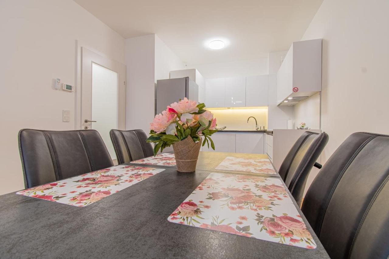 דירות Flexible Selfcheckins 42 - Zagreb - Luxury - Garage Parking - Loggia - Brand New מראה חיצוני תמונה